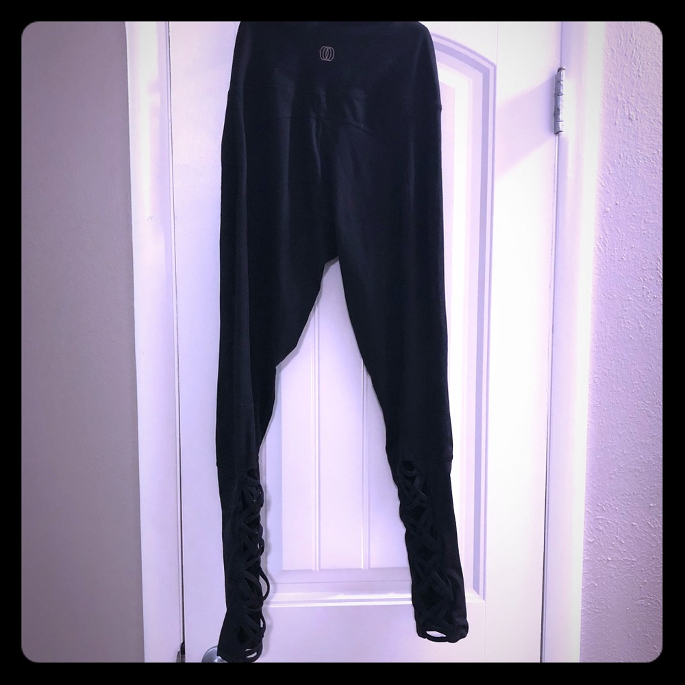 Criss Cross Cutout Balance Collection Leggings M